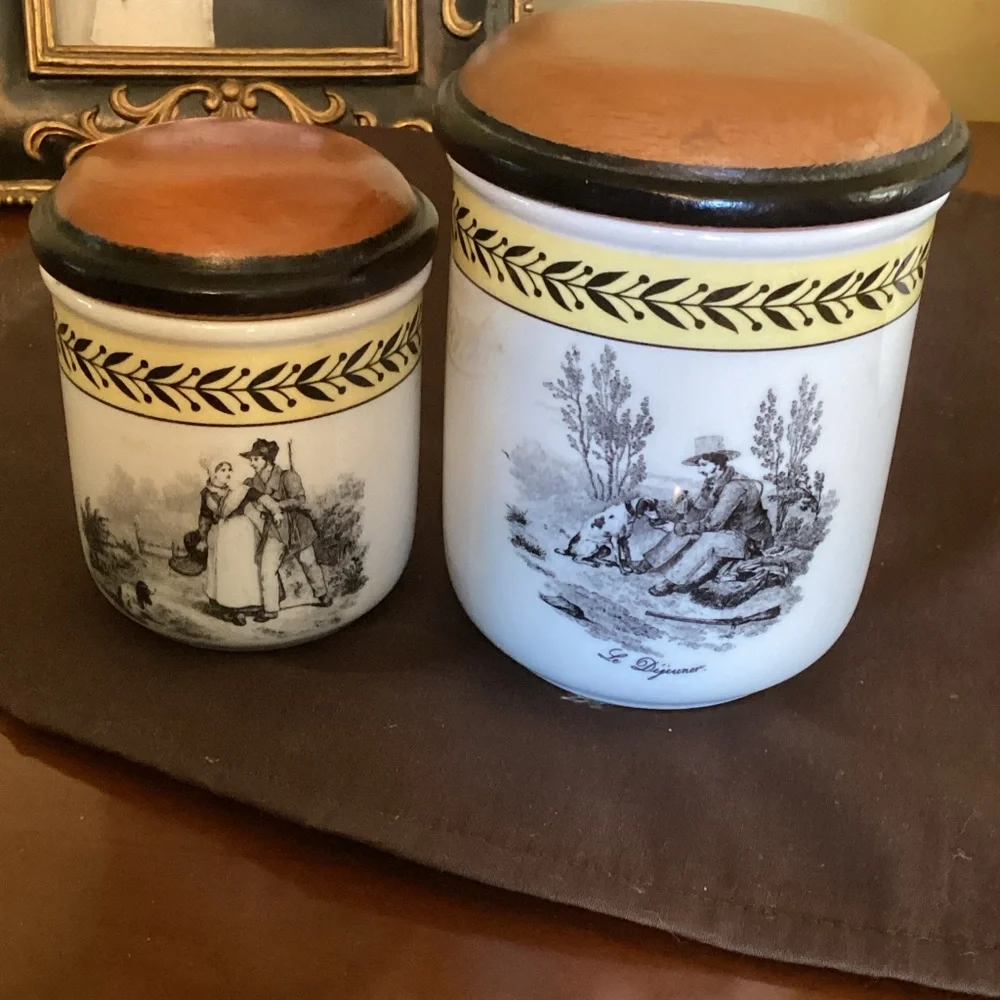 Villeroy & Boch Equestrian Canister Set with Brown Lids - Picture 3 of 5